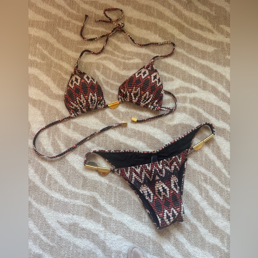 VIX by Paula Hermanny Tribal Print Tie Triangle Bikini with metal accents